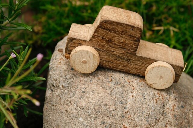 Holzspielzeug für Kinder zum Selberbasteln